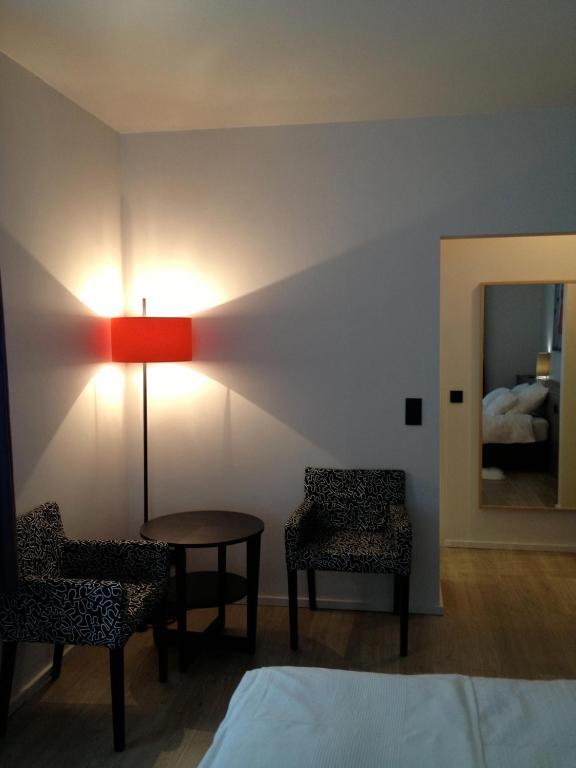 מאלמדי Guesthouse Au Coin De La Rue מראה חיצוני תמונה