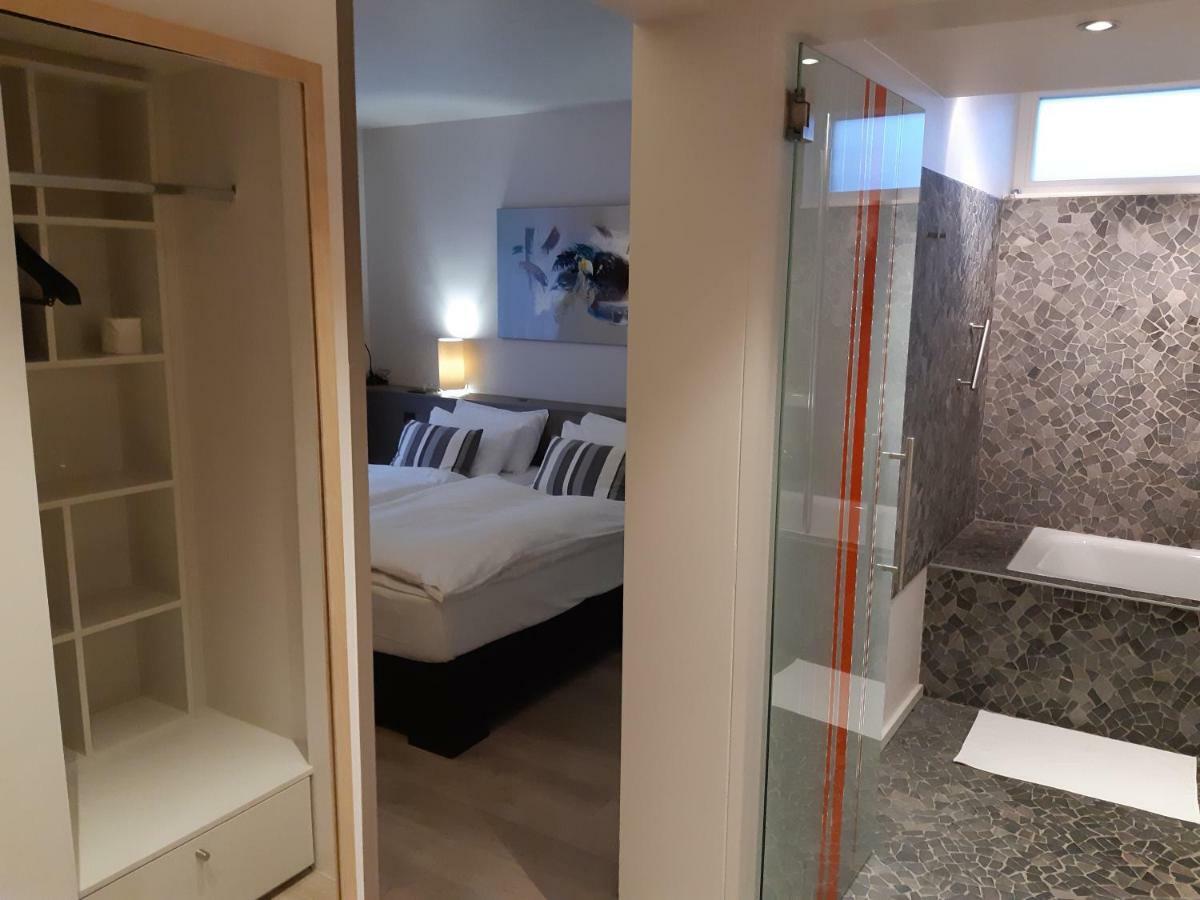 מאלמדי Guesthouse Au Coin De La Rue מראה חיצוני תמונה